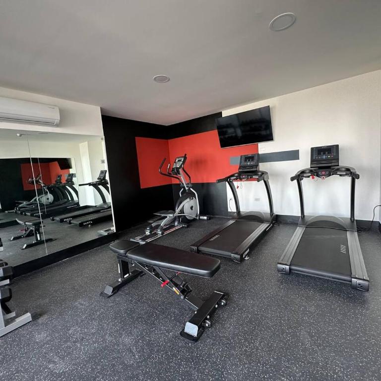 Family Stay Pool Gym Parking Self Check In - Apartamento - 9