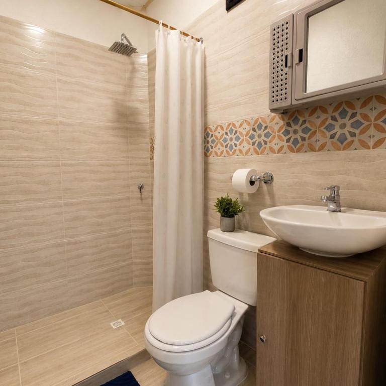  - Room #1715301102 - 4