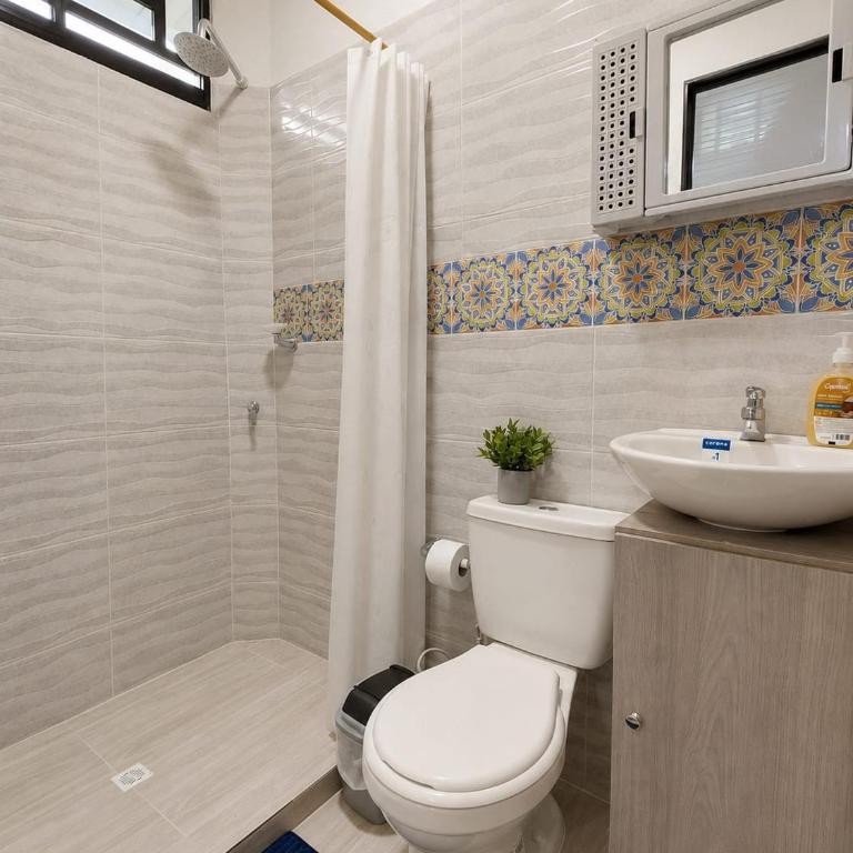  - Room #1715301102 - 6