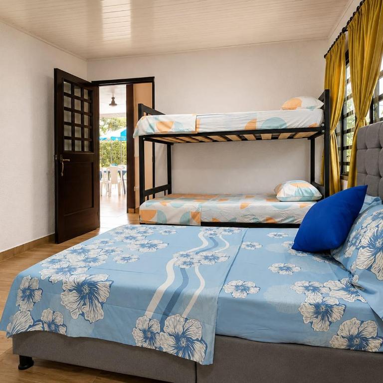  - Room #1715301102 - 7