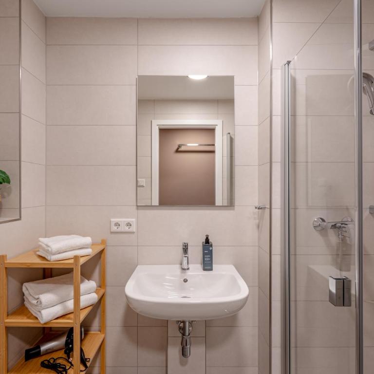 smart studios - by kalm stay - Twin Room - 12