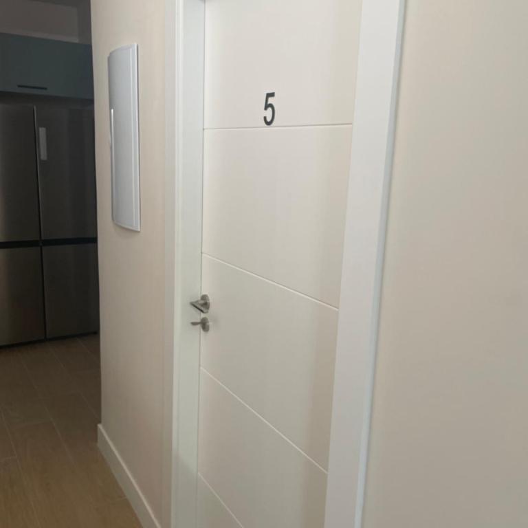 Espacio Coworking-Estudios con residencia cerca Campus Universitario - Standard Studio - 13