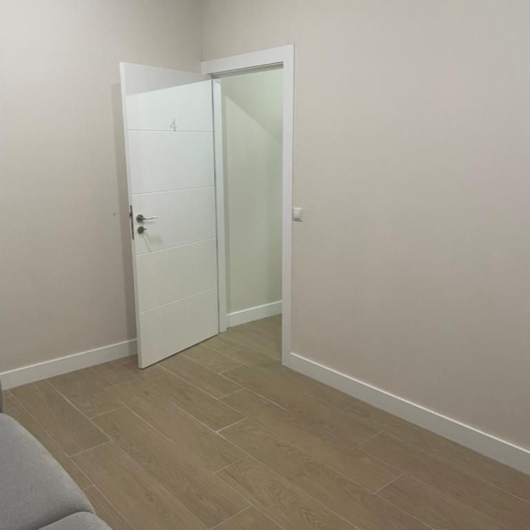 Espacio Coworking-Estudios con residencia cerca Campus Universitario - Standard Studio - 9