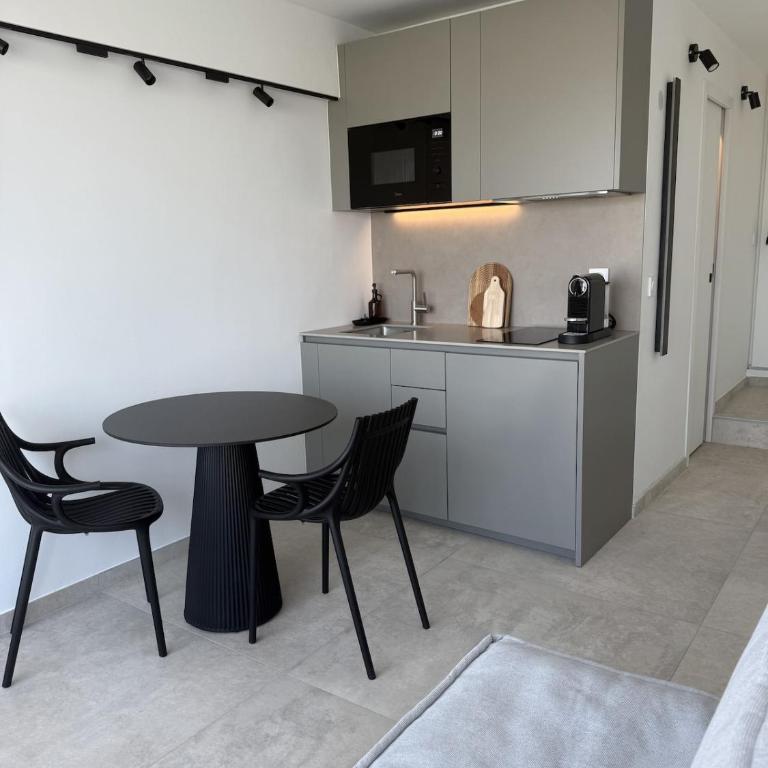  - Room #1715361501 - 5