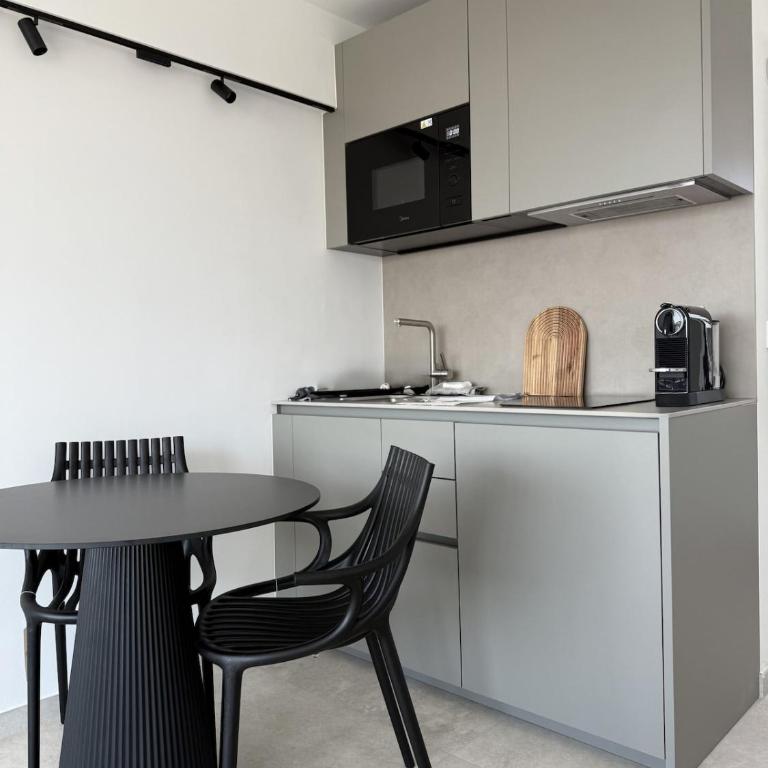  - Room #1715361501 - 10