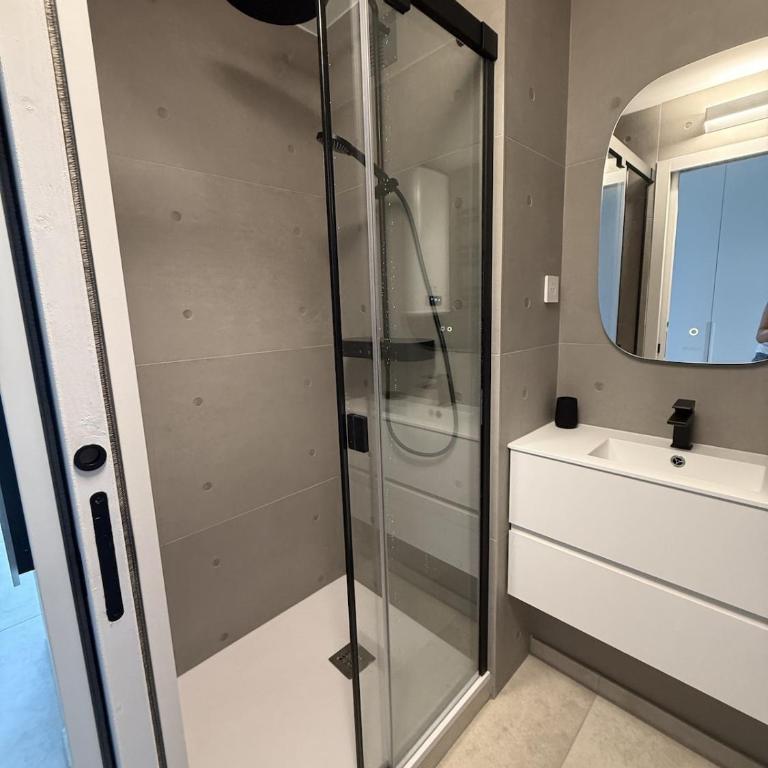  - Room #1715361501 - 13
