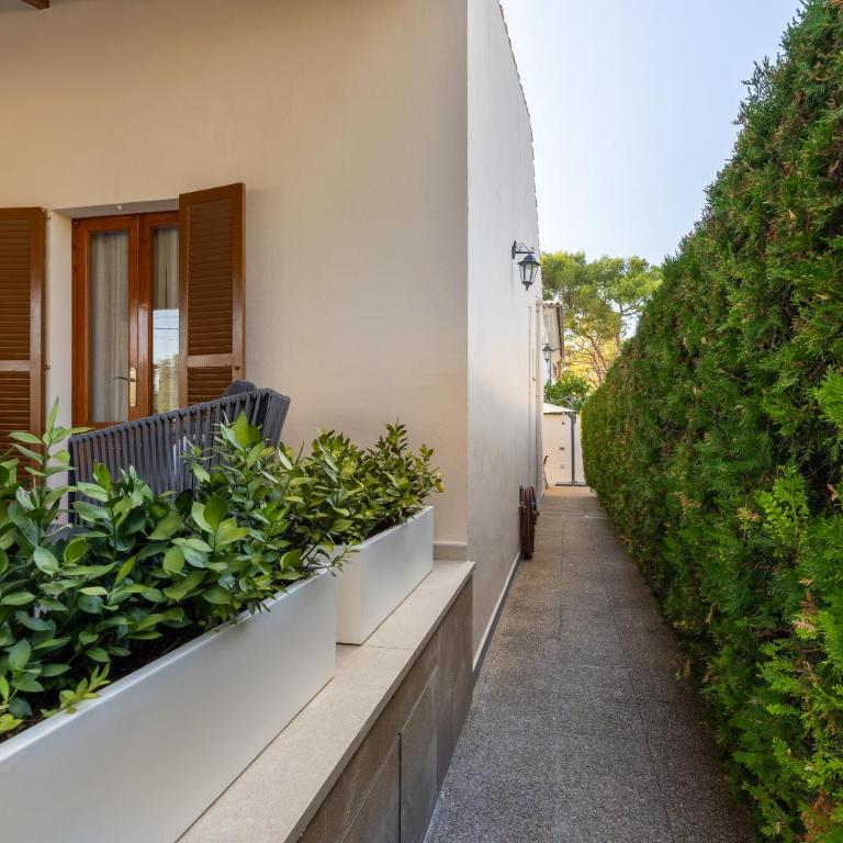 Casa Coromines - Three-Bedroom House - 8