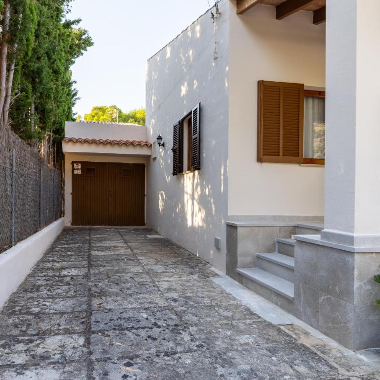 Casa Coromines - Three-Bedroom House - 9