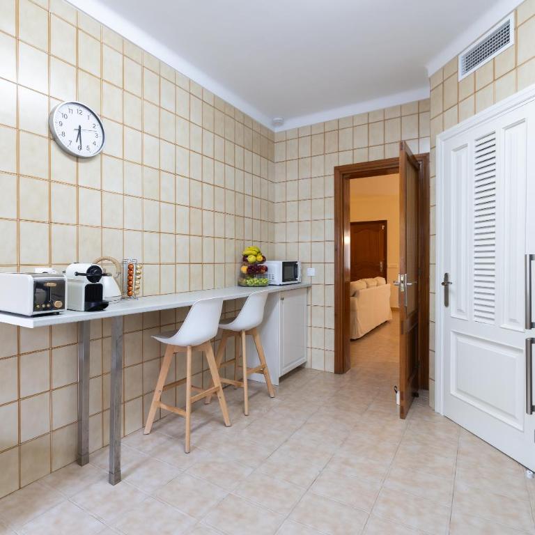 Casa Coromines - Three-Bedroom House - 21