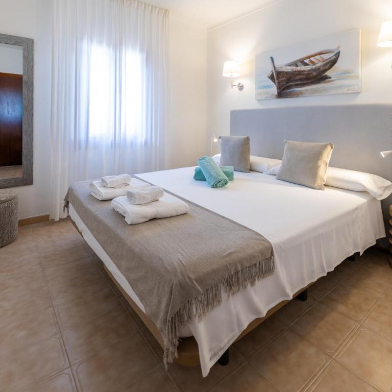 Casa Coromines - Three-Bedroom House - 28
