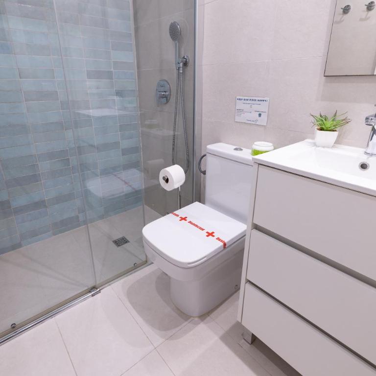 Casa Coromines - Three-Bedroom House - 41