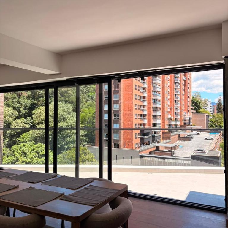 Altitud Medellín View Living - Suite with City View - 3