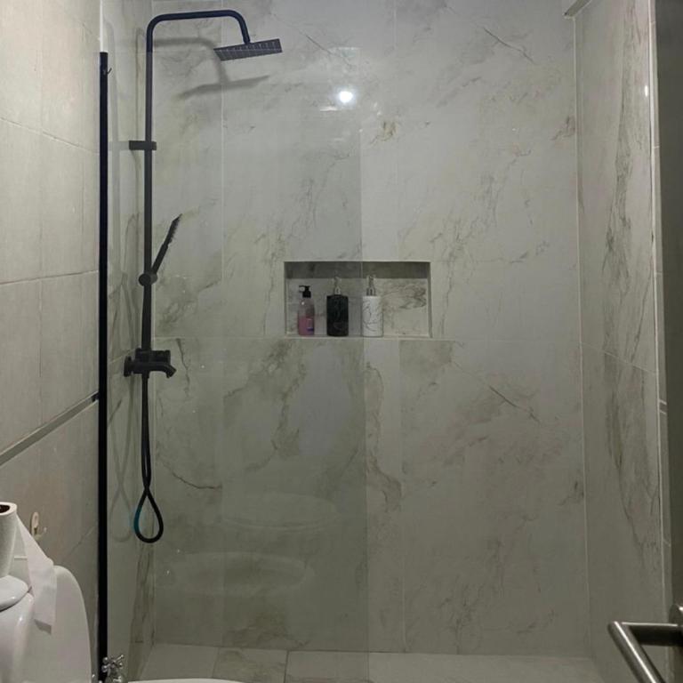  - Room #1715412301 - 4
