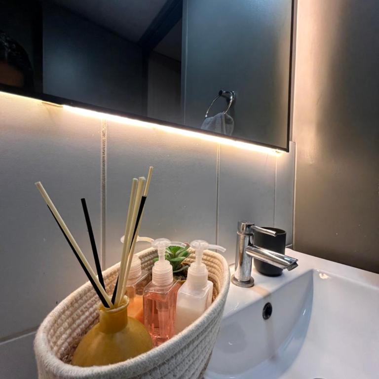 DEPARTAMENTO MODERNO Y COMODO CERCA A MOVISTAR ARENA Y FANTASILANDIA - Apartamento de 1 dormitorio - 48