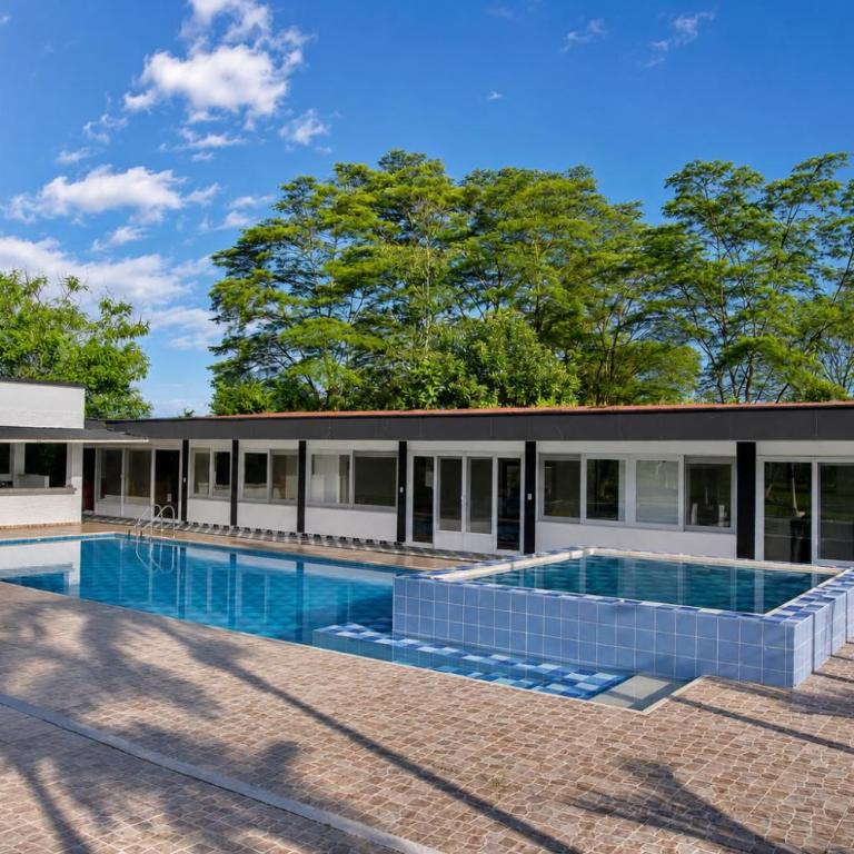 Quinta Chirivi privada cap 20 huesped - Four-Bedroom House - 1