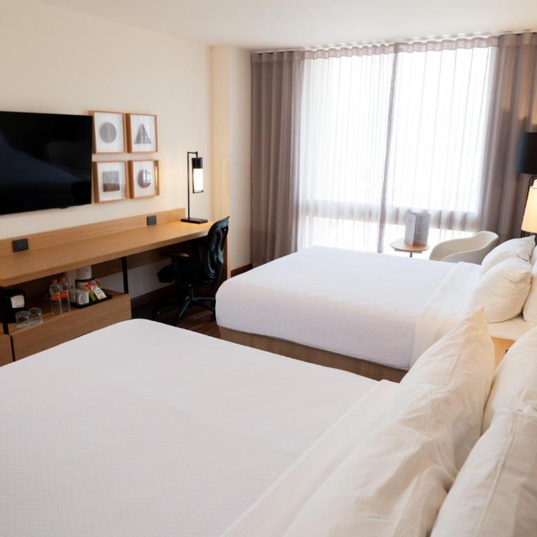 Crowne Plaza Hotel Monterrey by IHG - Habitación Doble Estándar con 2 camas grandes - 3