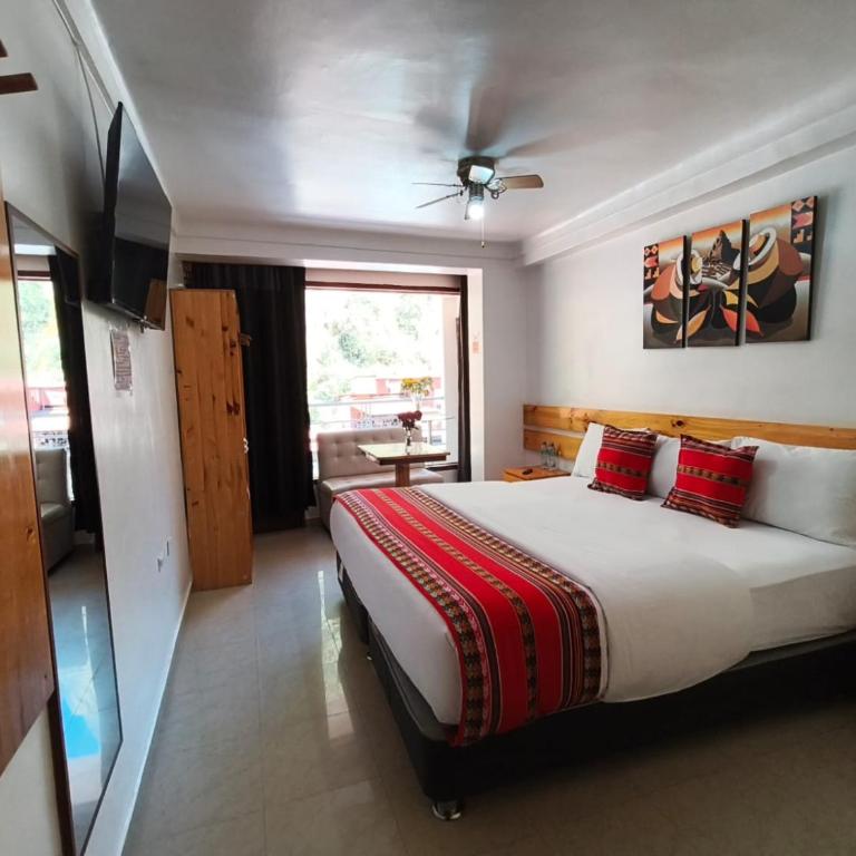 panoramic view machupicchu - Habitación con cama grande y balcón - 2