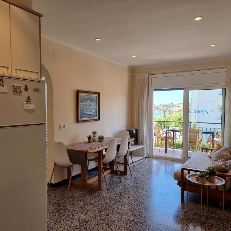 Acogedor apartamento a 50m de la playa con terraza, aire acondicionado y parking - HISP-236-82 - Apartment - 8