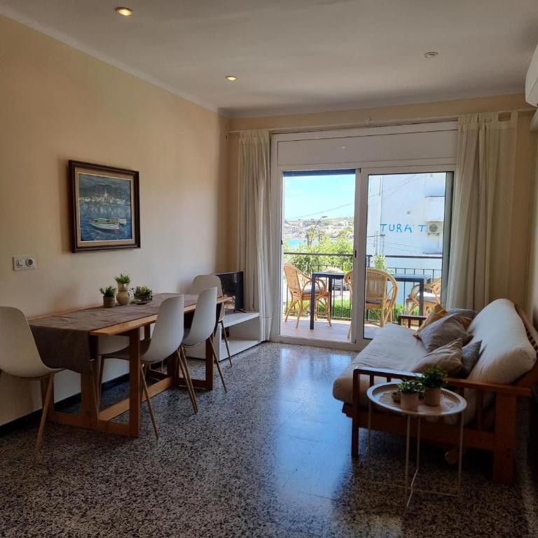 Acogedor apartamento a 50m de la playa con terraza, aire acondicionado y parking - HISP-236-82 - Apartment - 9