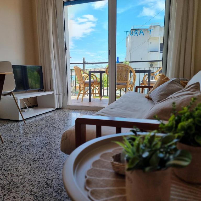 Acogedor apartamento a 50m de la playa con terraza, aire acondicionado y parking - HISP-236-82 - Apartment - 10