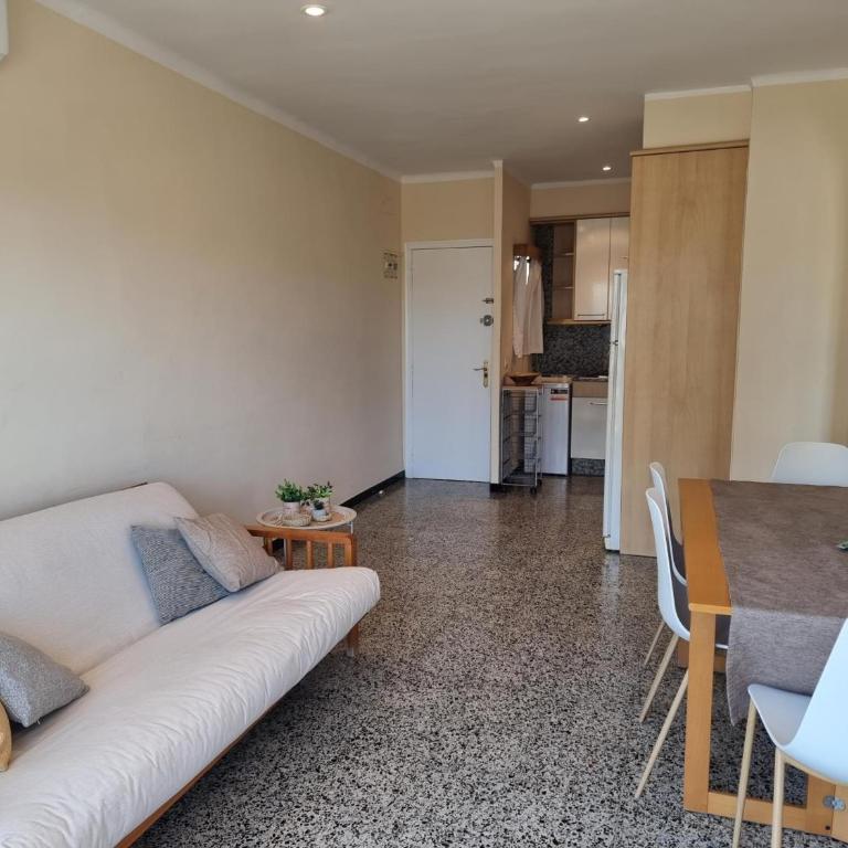 Acogedor apartamento a 50m de la playa con terraza, aire acondicionado y parking - HISP-236-82 - Apartment - 14