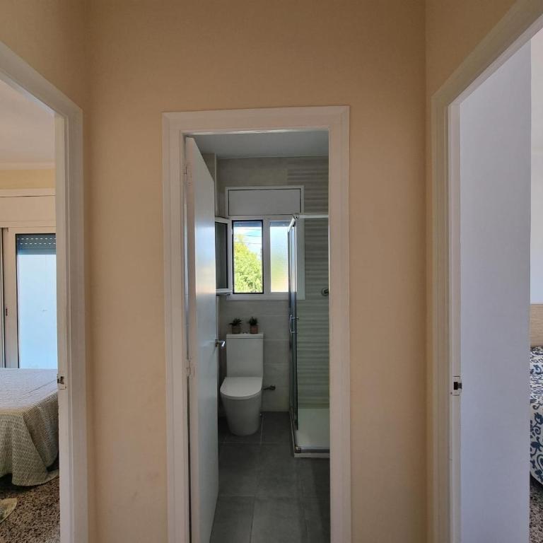 Acogedor apartamento a 50m de la playa con terraza, aire acondicionado y parking - HISP-236-82 - Apartment - 19