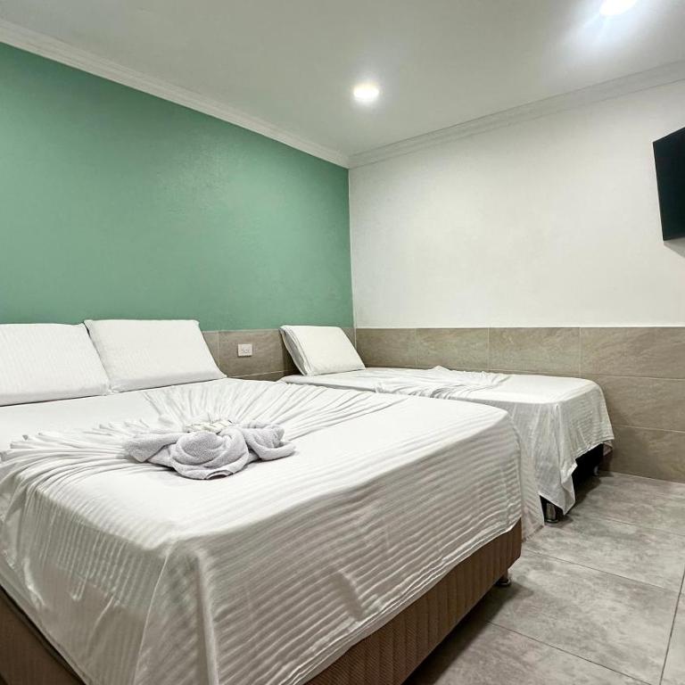 Hotel Getsemaní Central - Triple Room with Private Bathroom - 4