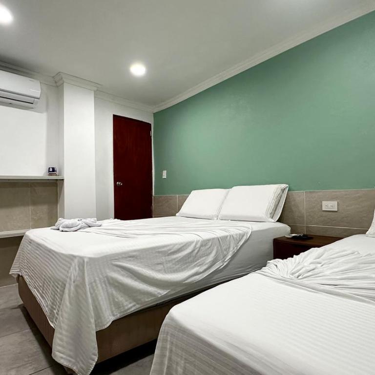 Hotel Getsemaní Central - Triple Room with Private Bathroom - 5