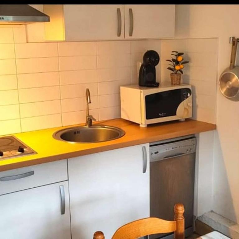 Appartement avec parking en centre-ville - 3 pers. - FR-1-703-234 - Appartement - 2