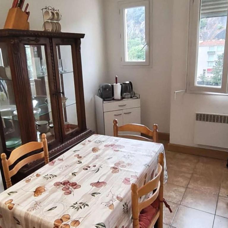 Appartement avec parking en centre-ville - 3 pers. - FR-1-703-234 - Appartement - 4