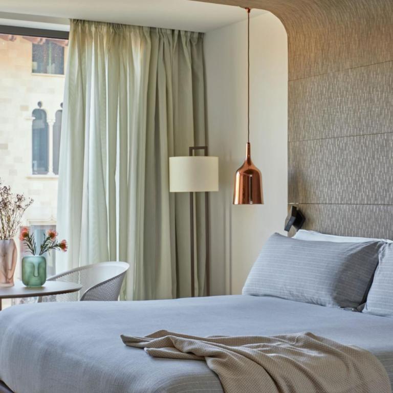 ME by Meliá Barcelona - Habitación Superior ME con vistas a la ciudad - 1