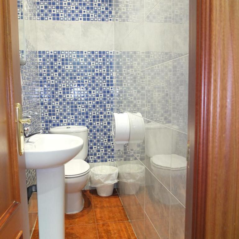 Los Angeles Plaza - Habitación Triple con baño compartido - 3