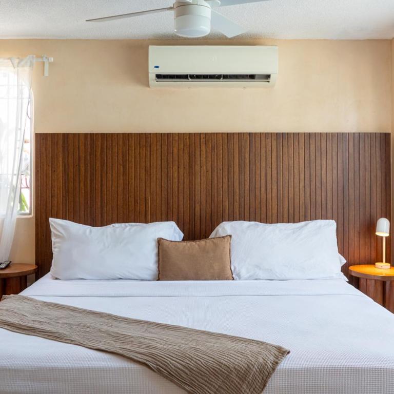 Cozy and central private room with pool - One-Bedroom Apartment - 21