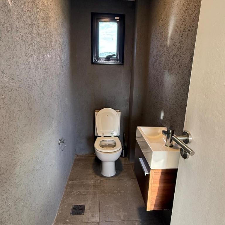  - Room #1715500801 - 5