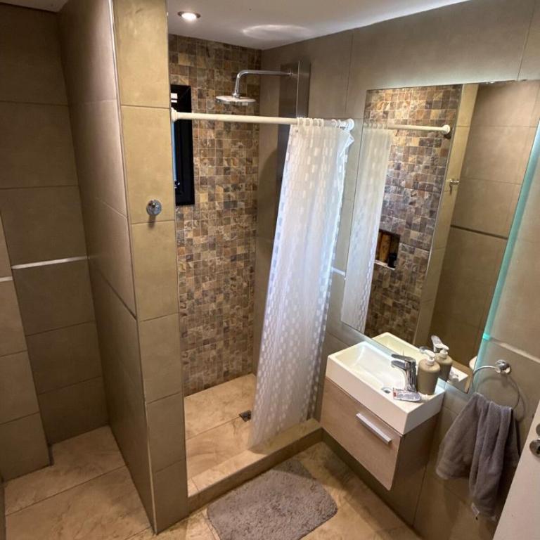  - Room #1715500801 - 21