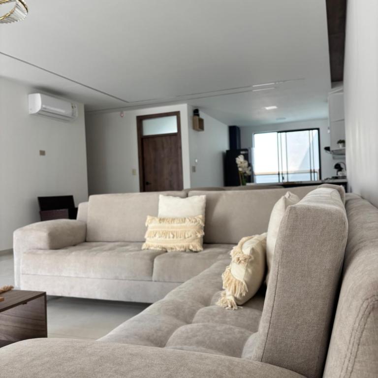  - Room #1715501801 - 3