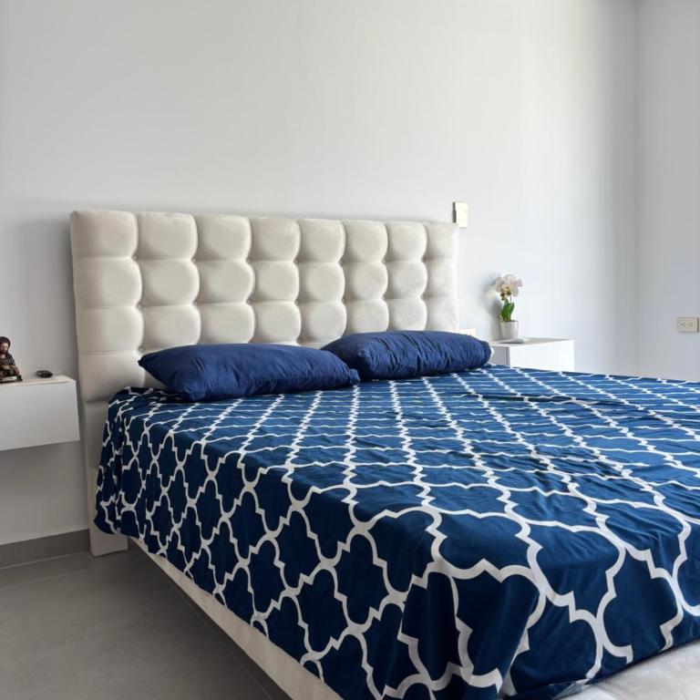  - Room #1715501801 - 12