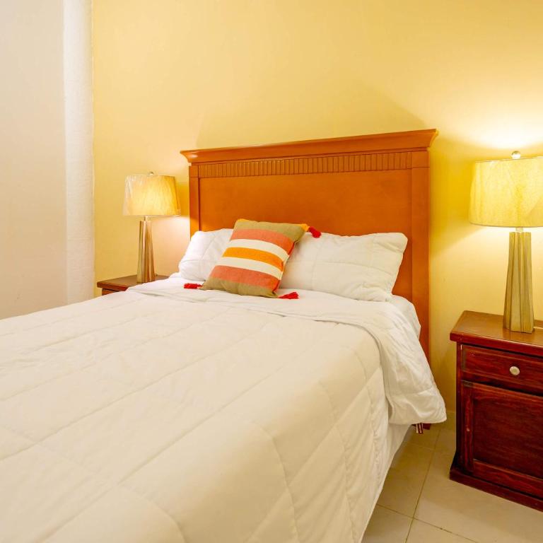 Casa Amplia, 7 Hab con Alberca, Gym y Terraza - Vacation Home - 56