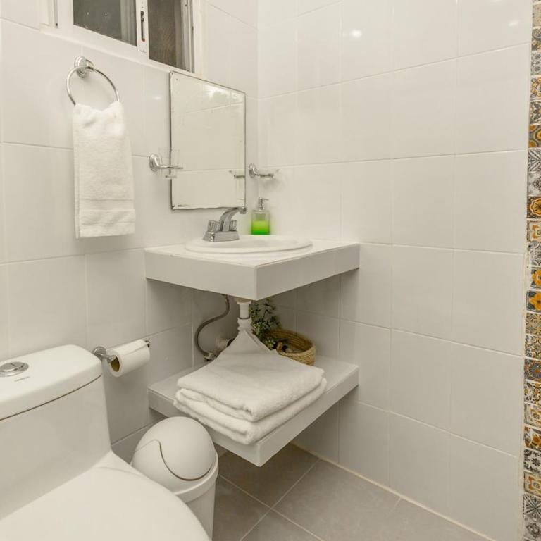 Amplia Habitación Doble 7, Alberca, Gym y Terraza - Vacation Home - 11