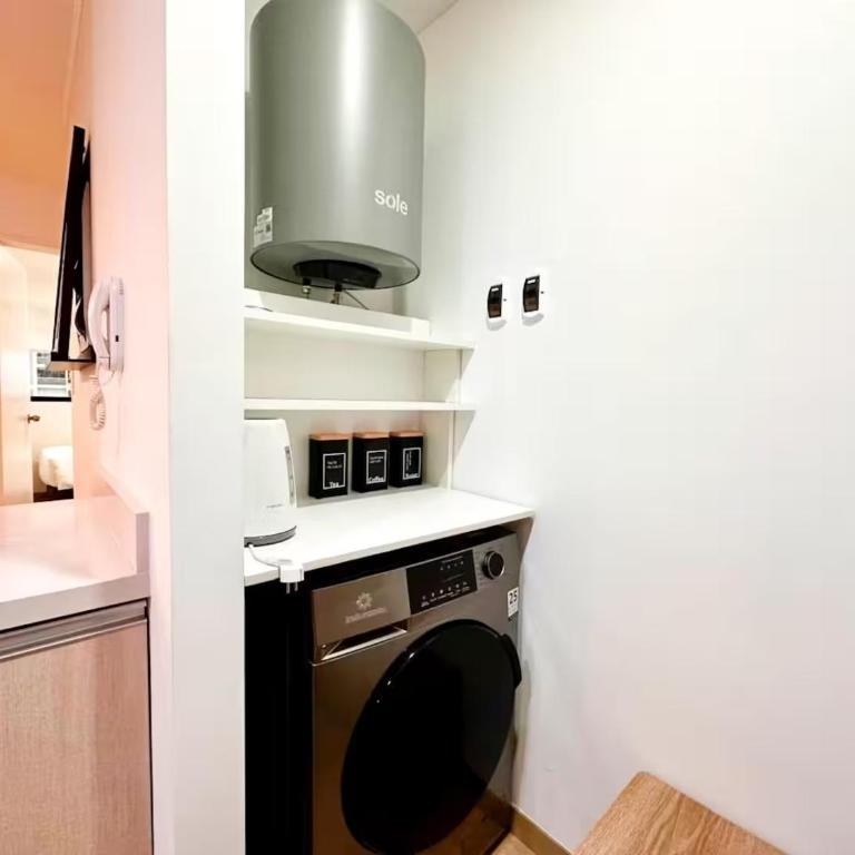 Miraflores with a Beautiful View Steps from Larcomar - Two-Bedroom Deluxe Apartment with Balcony - 7