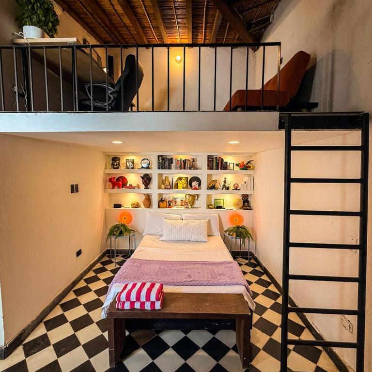  - Room #1715535901 - 29