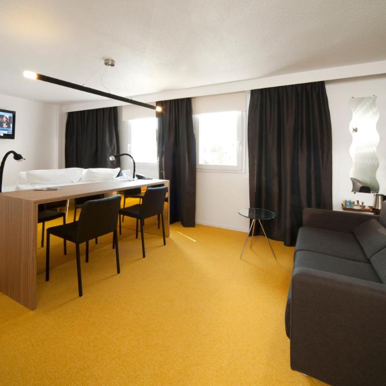 Kyriad Saint-Etienne Centre - Chambre Standard avec Un Lit Double & Un Canapé-Lit - 2