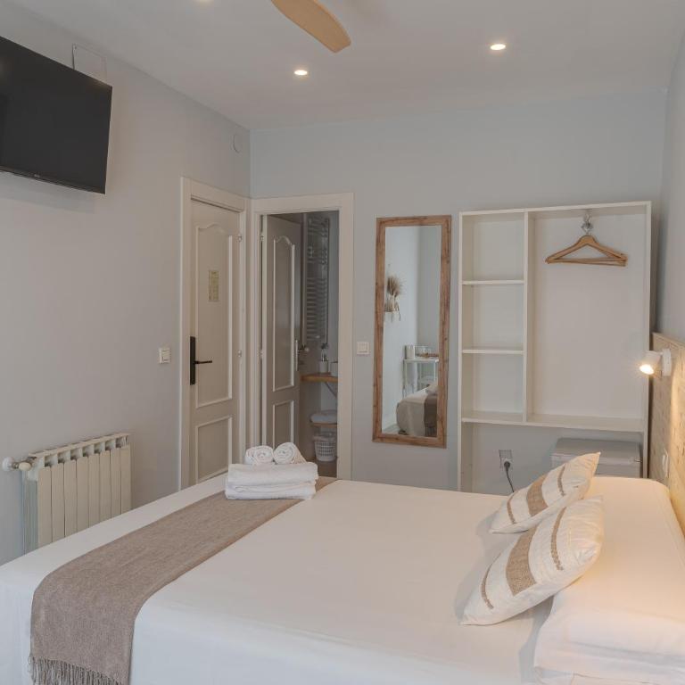 Pension Aristizabal - Superior Double Room - 9