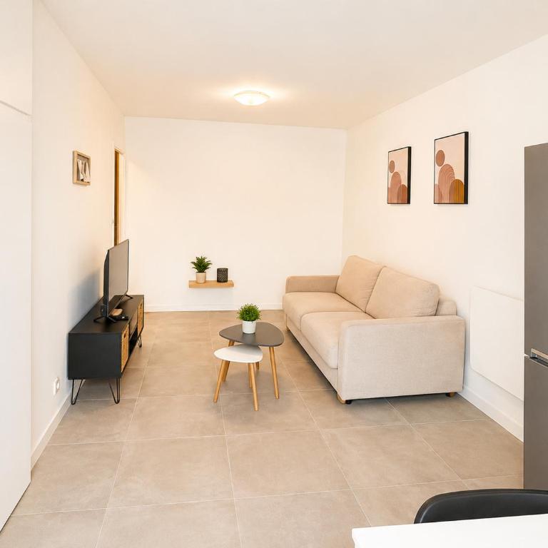 M080 Joli studio avec balcon - Studio - 3