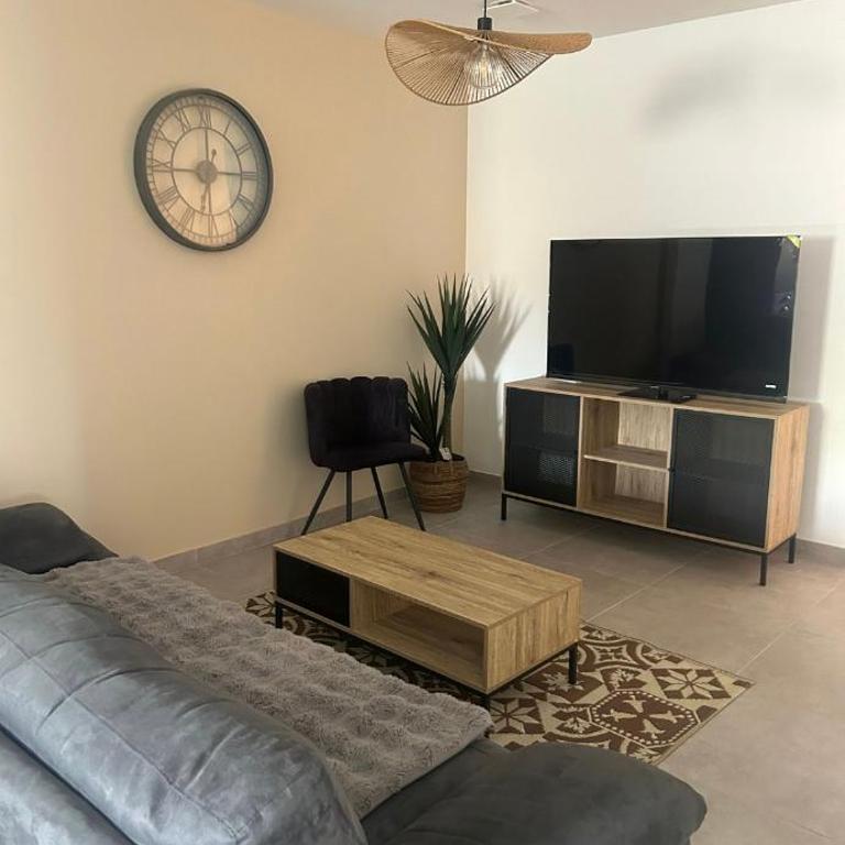 - Room #1715596101 - 5