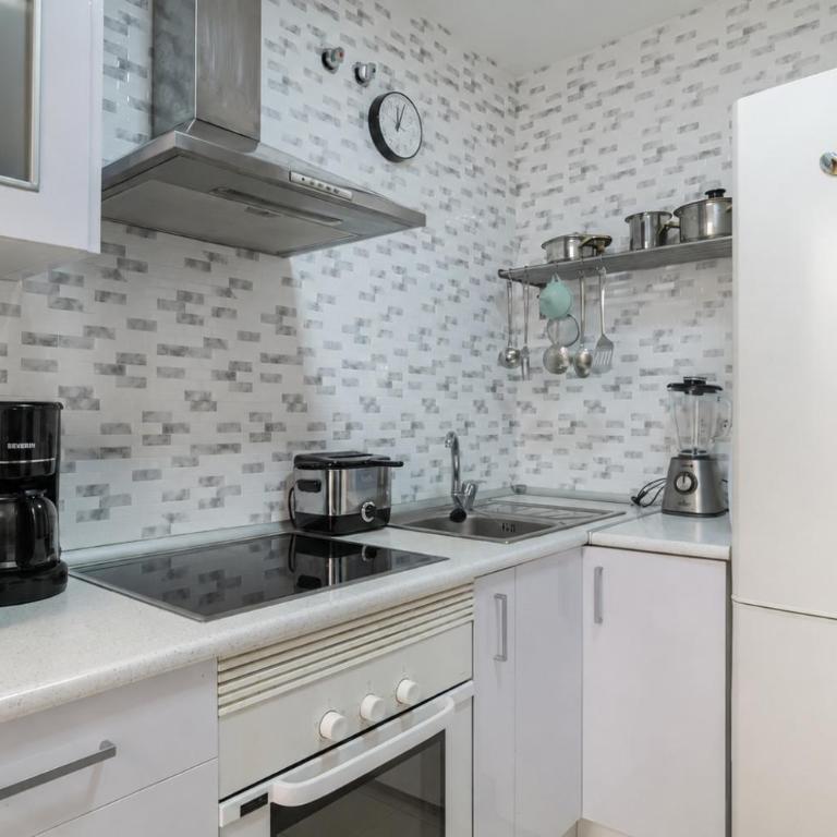 La Casa del Sevillano Barbateño - Apartamento Deluxe de 2 dormitorios con balcón - 7