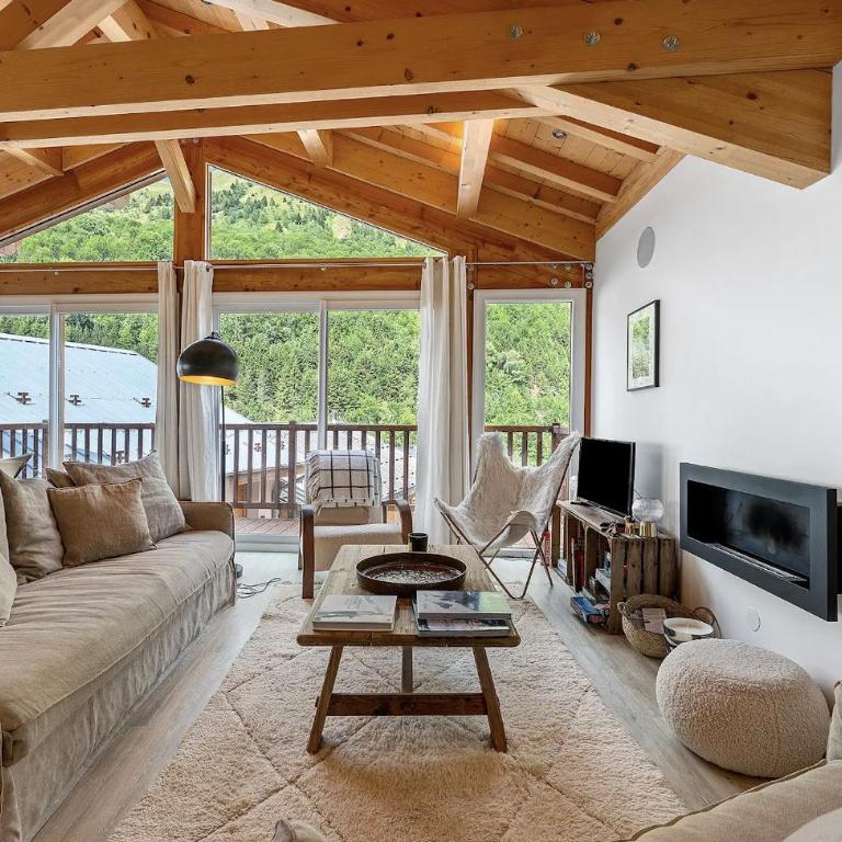 Chalet Belleville - Three-Bedroom Chalet - 1