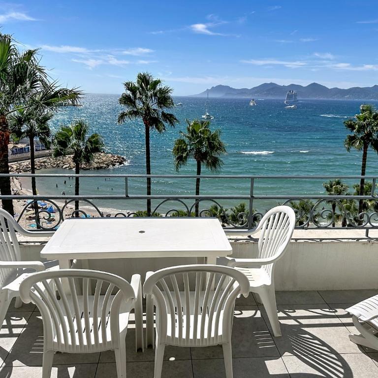 One bedroom apartment with beautiful sea view - Appartement 1 Chambre avec Balcon et Vue sur Mer - 4