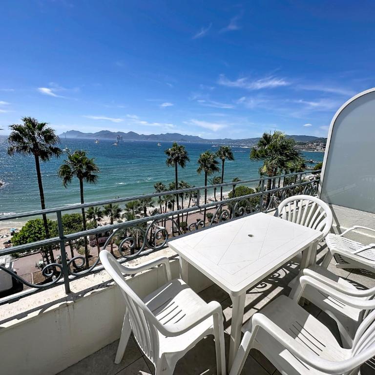 One bedroom apartment with beautiful sea view - Appartement 1 Chambre avec Balcon et Vue sur Mer - 17