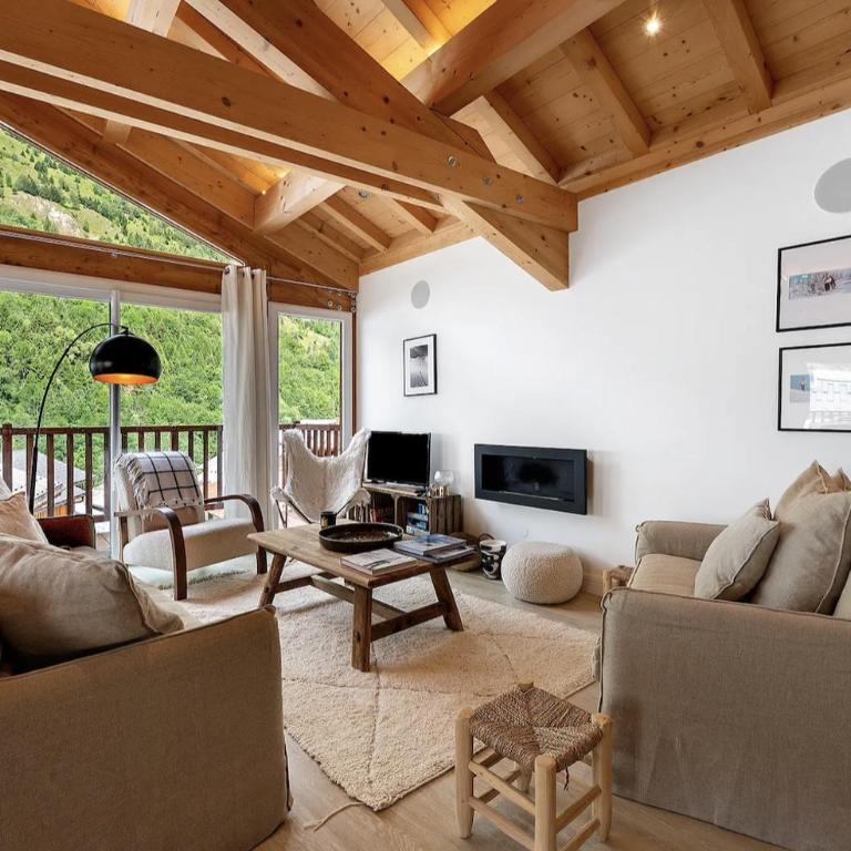 Chalet Belleville - Three-Bedroom Chalet - 2
